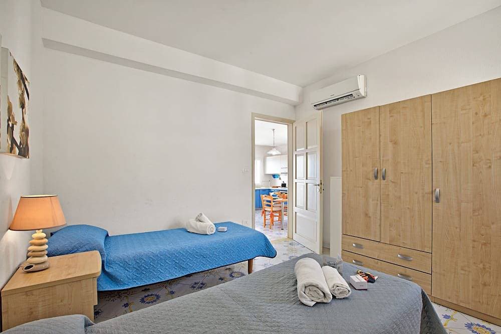 Foto 6 von 21: Penthouse Azzurra Sea View Near Beach, Salve, Italy