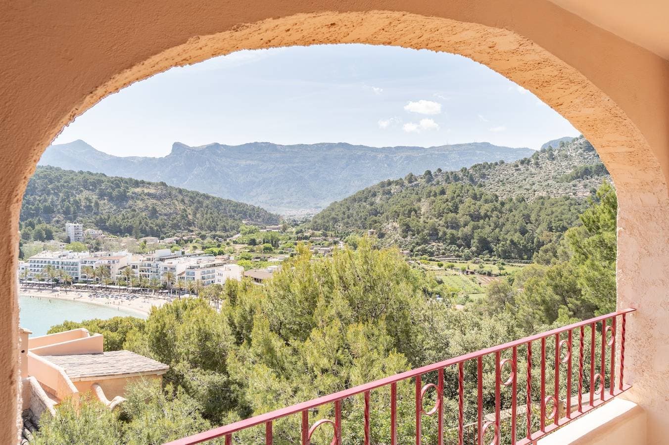 Foto 4 von 26: Ferienwohnung Montemar 36 mit Meer- & Bergblick, WLAN, Pool & Terrasse