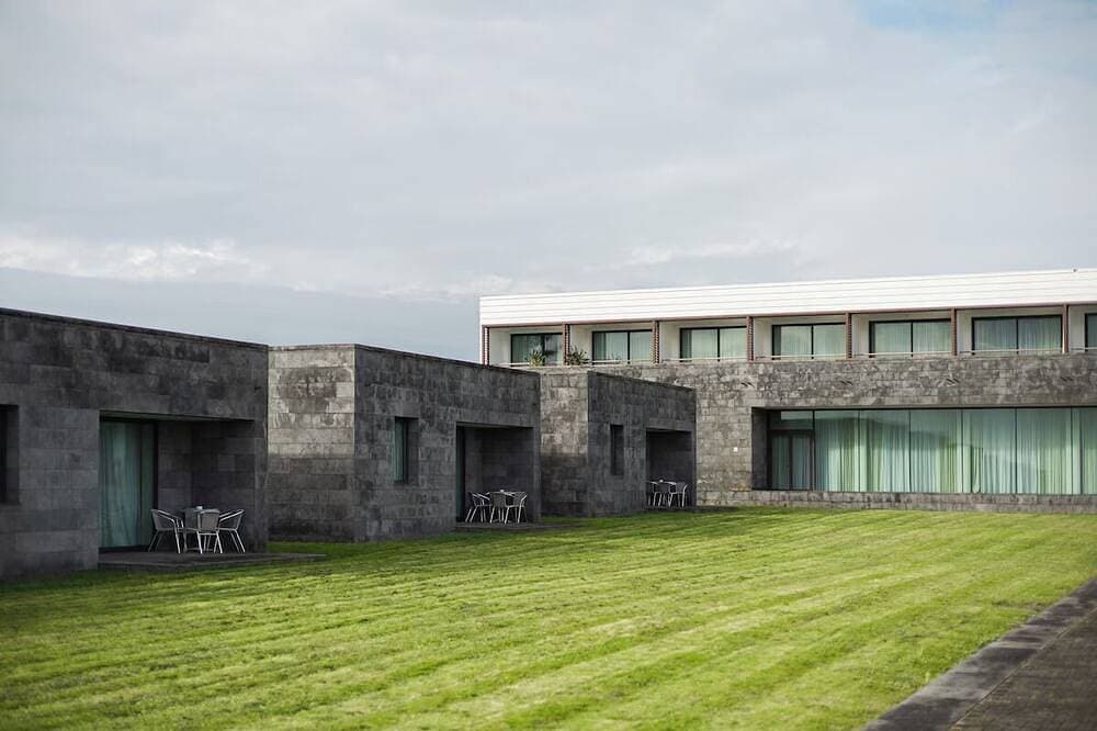 Foto 6 von 30: Relaxing Island Getaway in Santa Cruz w/ Ocean Views, Outdoor Pool & Gym Access