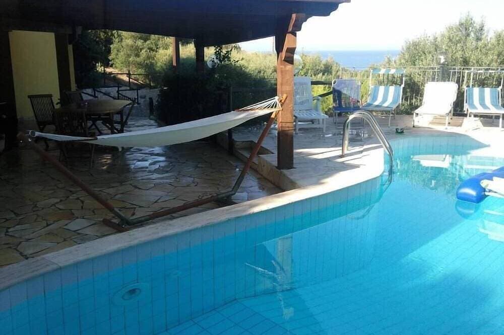 Foto 12 von 30: Villa with private pool, with panoramic sea view and breathtaking sunset