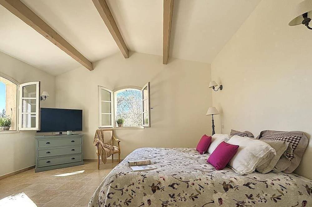 Foto 7 von 30: Villa Ioullia - Piscine Chauffée - Sauna - 5 Chambres - Valbonne Village à Pied