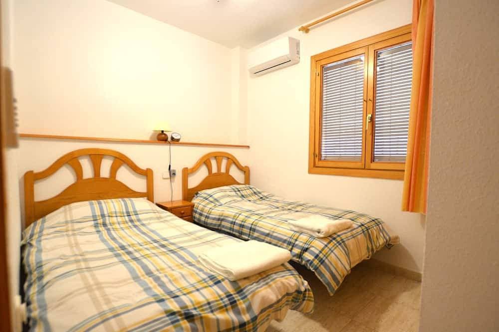 Foto 3 von 21: 3 Schlafzimmer Haus mit Pool in Torre de La Horadada. Klimaanlage, WiFi & Netflix