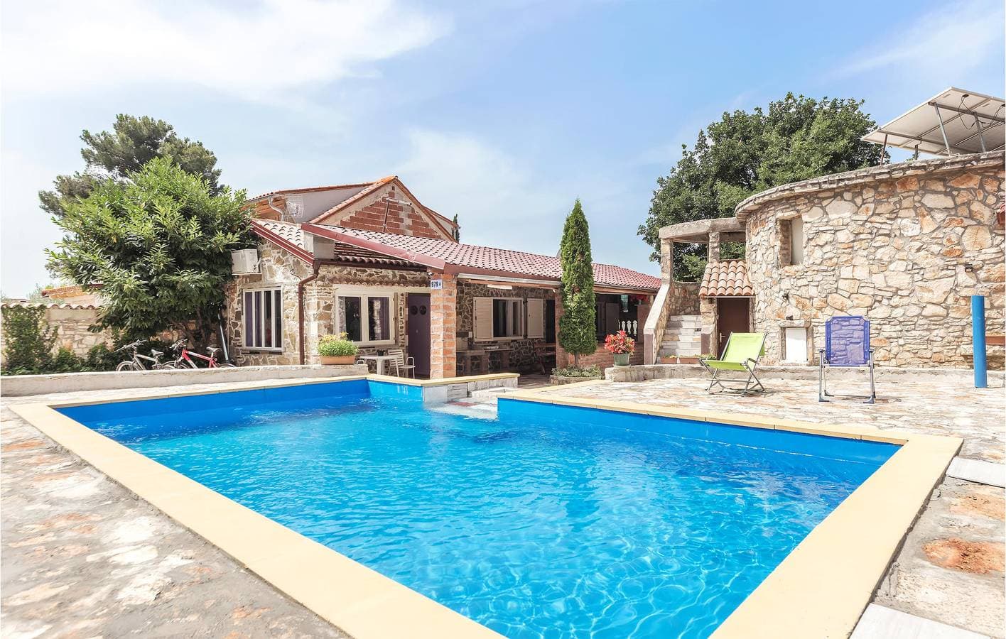 Foto 2 von 21: Gemütliche Ferienwohnung mit Terrasse, WLAN und nur 300 m vom Strand von Fažana entfernt