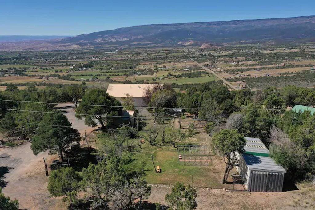 Foto 7 von 43: Home on the mesa’s edge the Proverbial Million Dollar View, jacuzzi and orchard