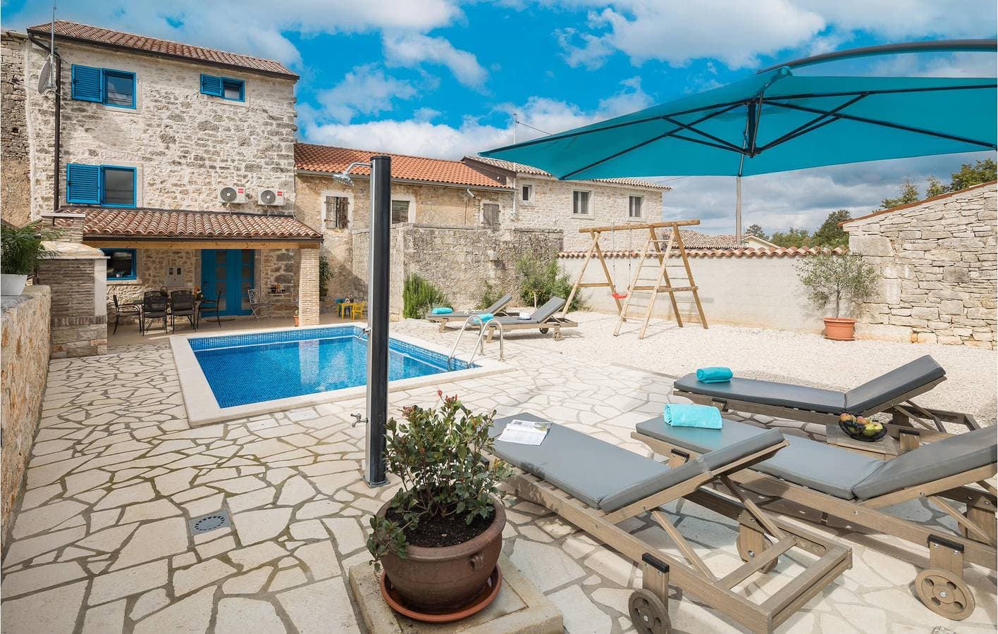 Foto 6 von 30: Gemütliche 1-Zimmer-Wohnung mit Pool, WLAN und Parkplatz in Anzici