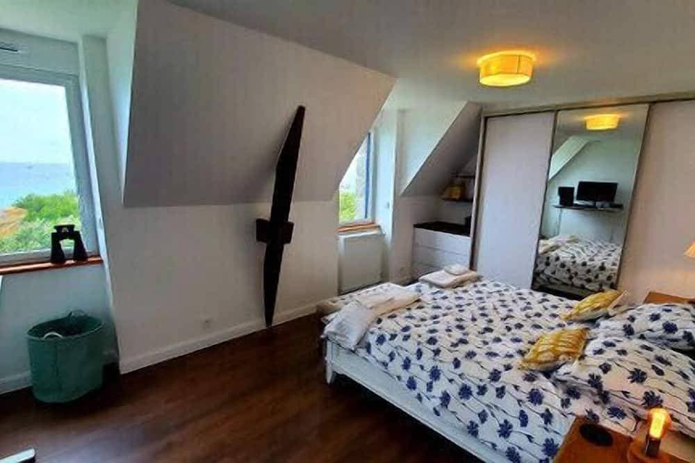 Foto 3 von 30: Le Brise-Lames, privater Zugang zum Strand, Meer blick  fur 8 personen