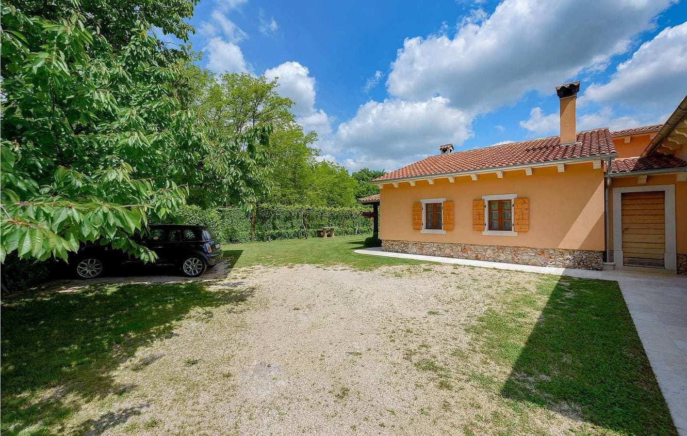 Foto 4 von 41: Charmante 2-Zimmer-Wohnung mit Pool und WLAN in der Nähe von Sveti Petar u Šumi