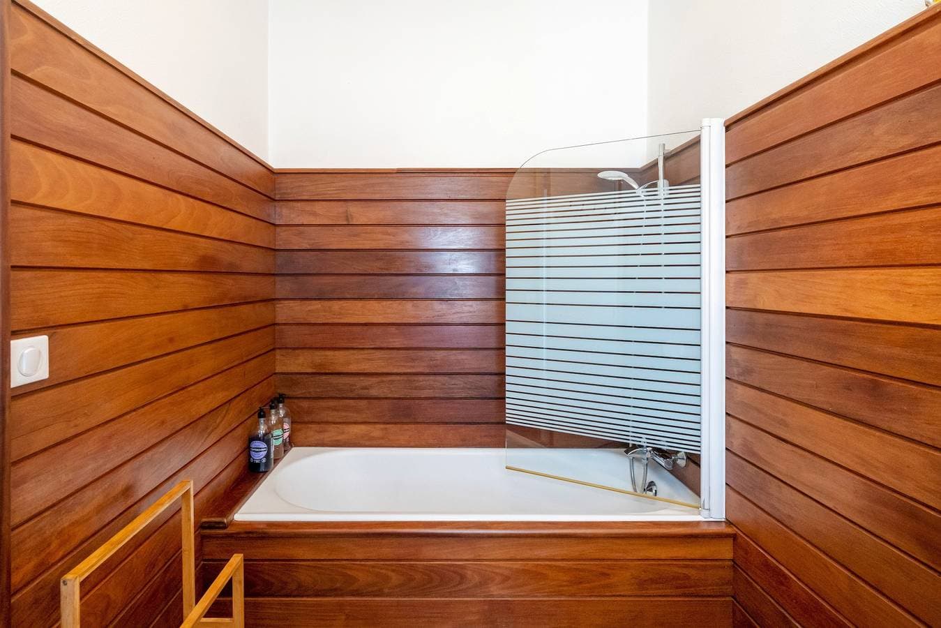 Foto 10 von 17: Gästezimmer 'L'annexe - Chambre' mit Meerblick, Balkon und WLAN
