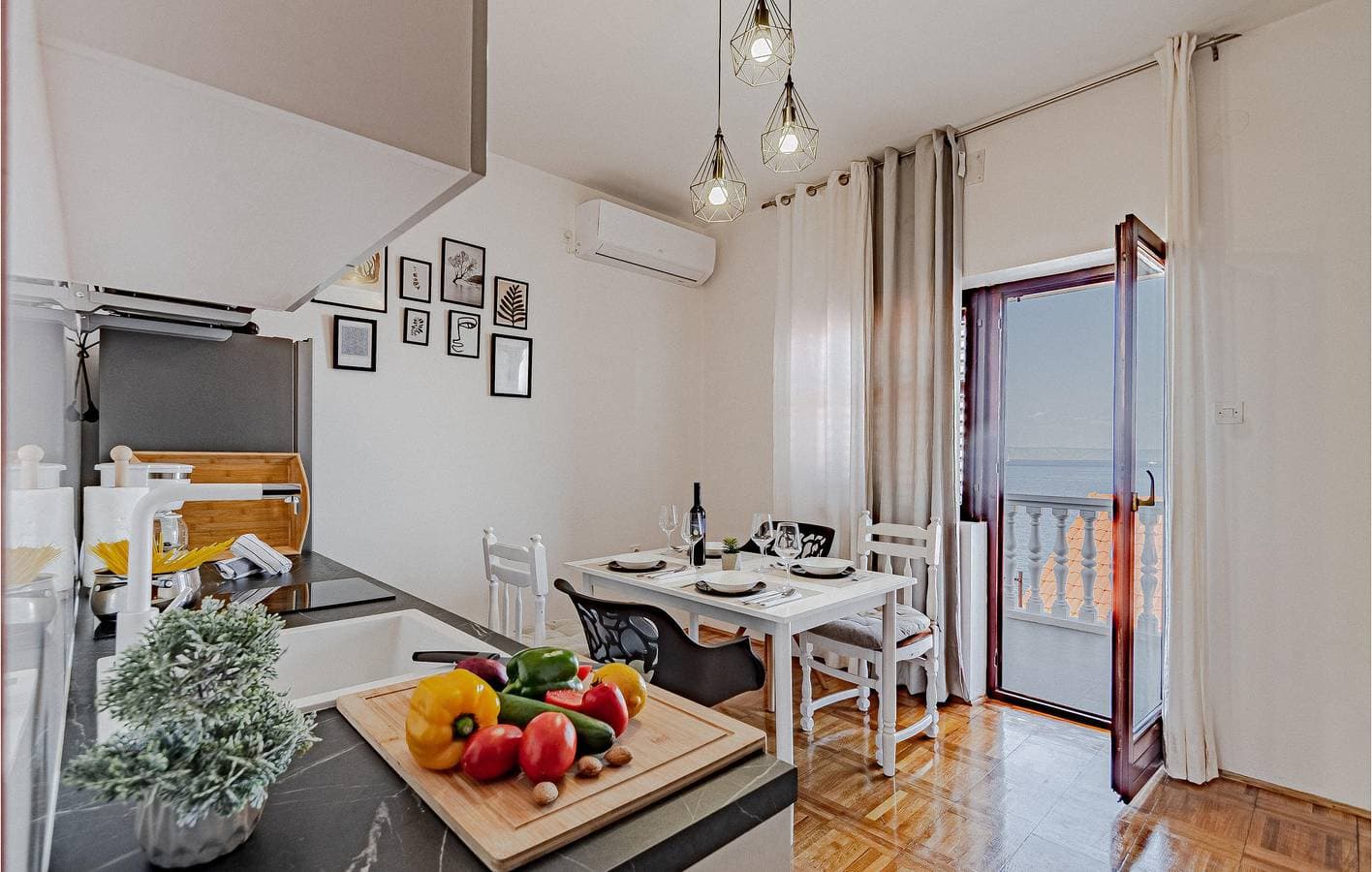 Foto 5 von 22: Charmantes Apartment mit einem Schlafzimmer, Meerblick, Terrasse und Parkplatz