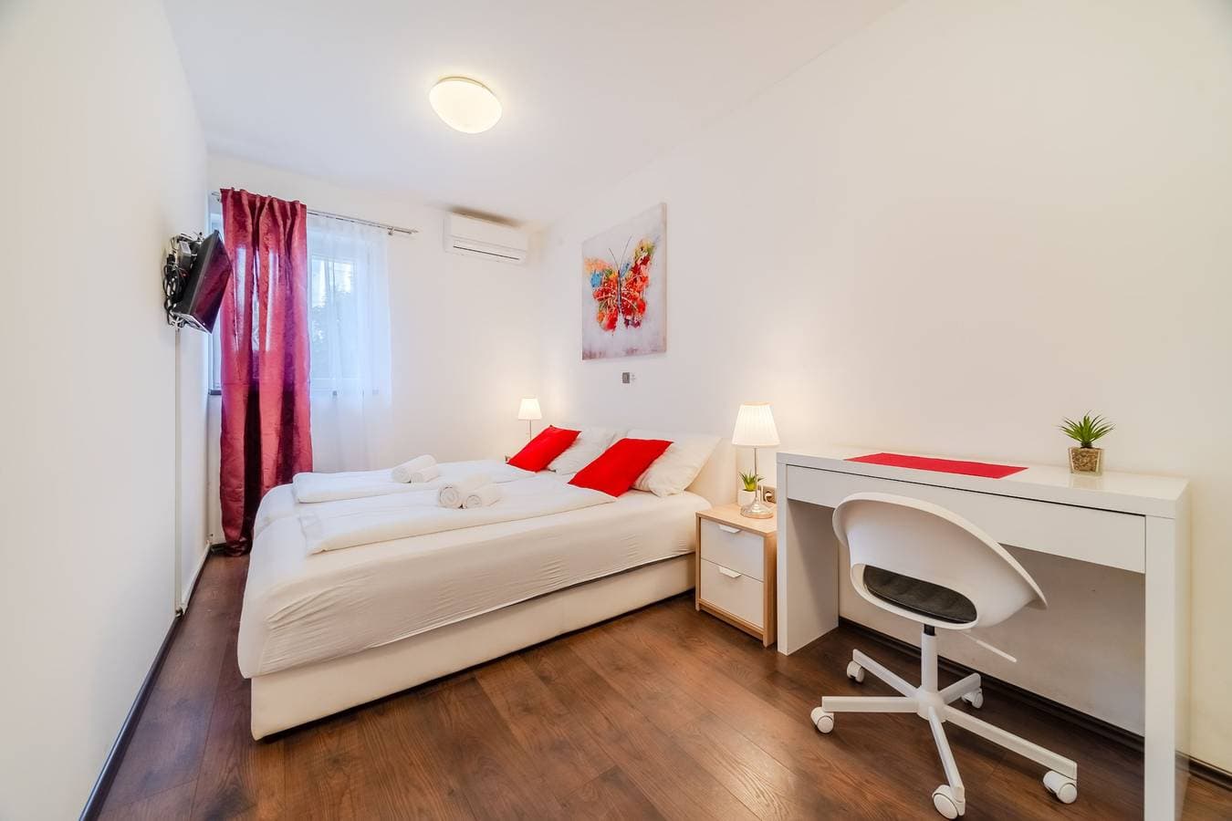 Red Vibe Studio Central 2 1