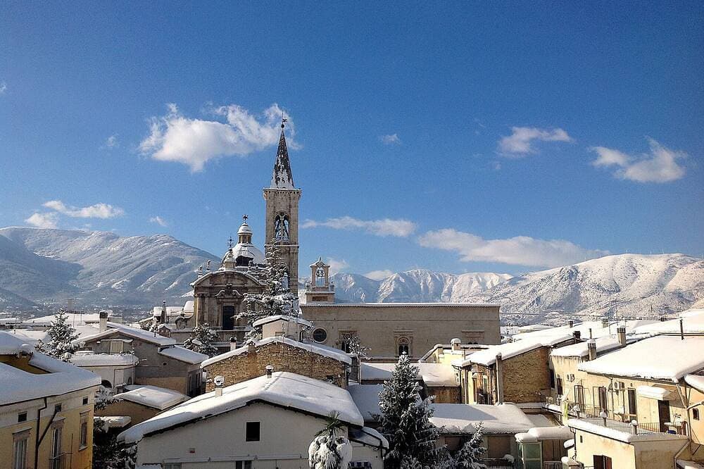 La Finestra Sulmò, Panorama-Apartment in Sulmona mit Blick auf die Altstadt 1