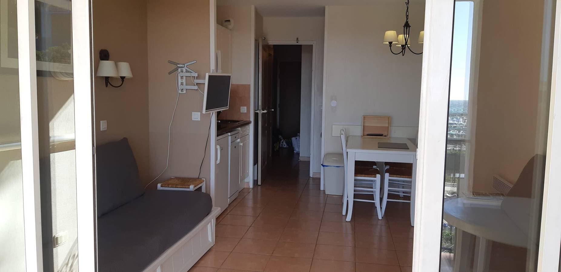 Foto 9 von 58: Apartment mit Pool in Six-Fours-les-Plages 32 m² Meerblick