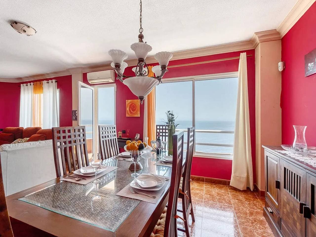 Foto 12 von 40: Apartment in Radazul with Stunning Sea Views