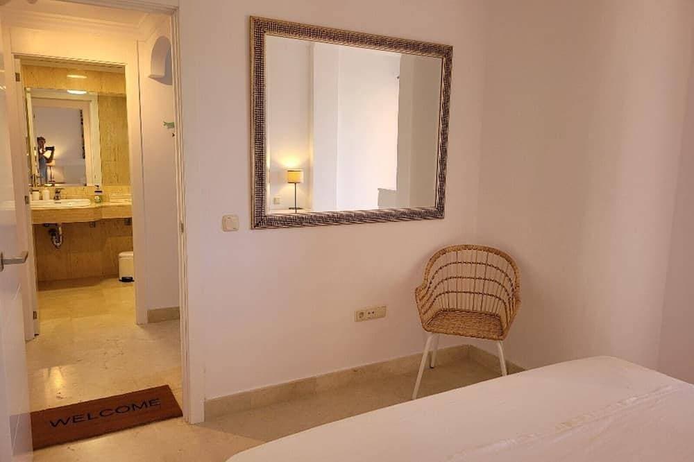 Foto 4 von 30: Atractivo Piso de1 Dormitorio, Los Patios de Santa Maria Golf, Elviria-marbella