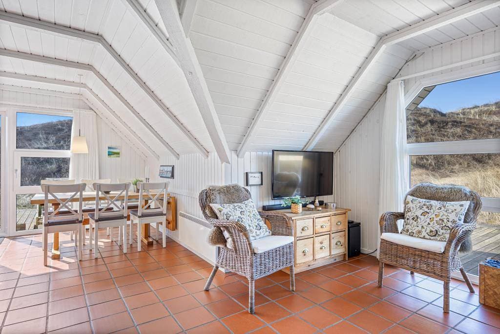 Foto 8 von 33: Idyllisch gelegenes Reetdachhaus mit Sauna und Kamin