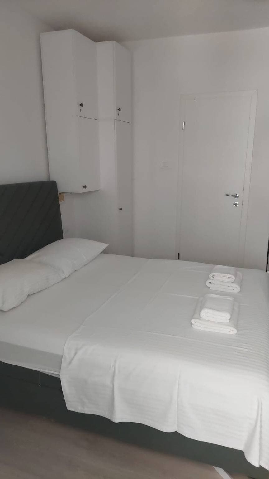 Foto 7 von 14: Studio Appartement mit Terrasse und Meerblick Brela (Makarska) As-25783-a