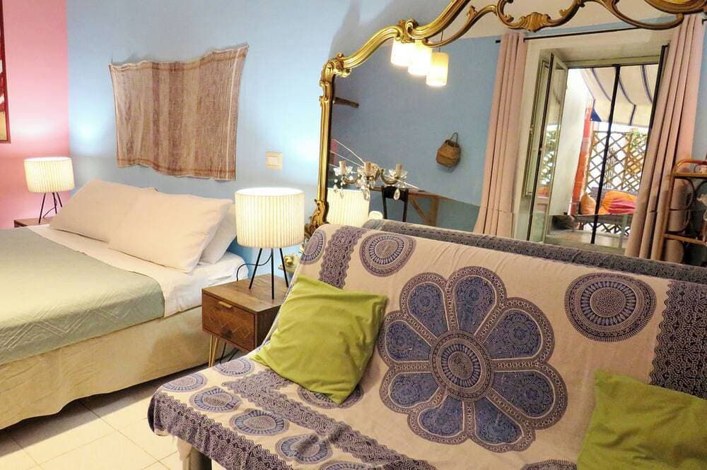 Foto 12 von 30: Großes, ruhiges Zimmer mit WLAN in der Mitte