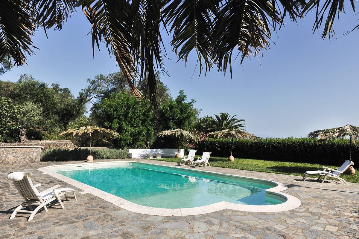 Foto 7 von 32: Villa für 16 Personen mit Terrasse