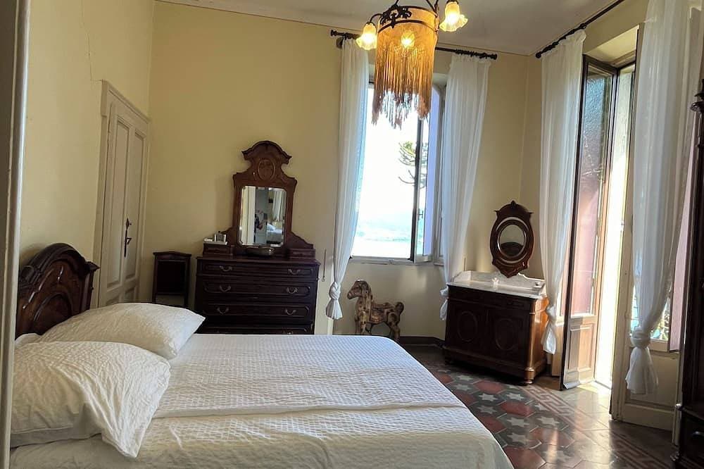 Foto 5 von 30: Stunning Lake Maggiore Villa, pool and panoramic views, timeless Italian charm