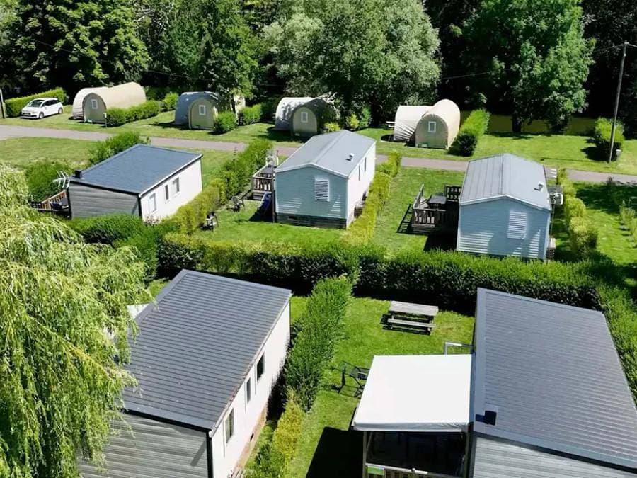 Foto 8 von 19: Flower Camping L'Ile Des Trois Rois - Einzigartig 2 personen - Cabadienne 7 m² + Kitchenette