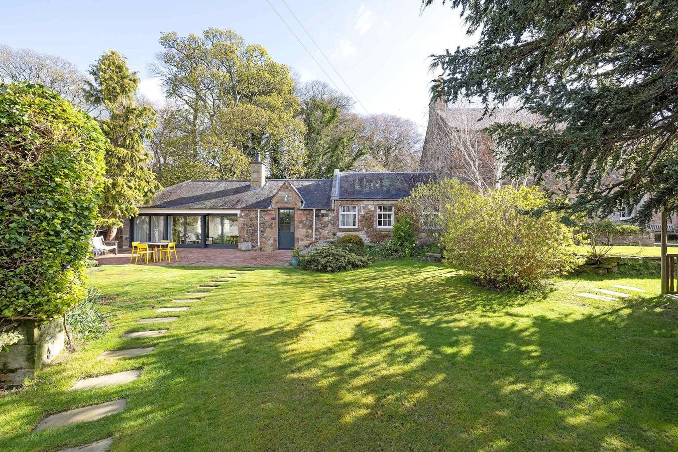 Foto 6 von 30: Idyllic Cottage with Garden and Patio