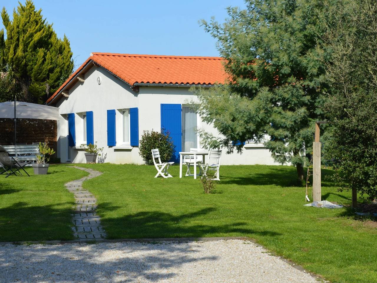 Gemütliches Ferienhaus in Vertou, in der Nähe von Nantes, ideal für Familien mit Garten und Parkplat... 1