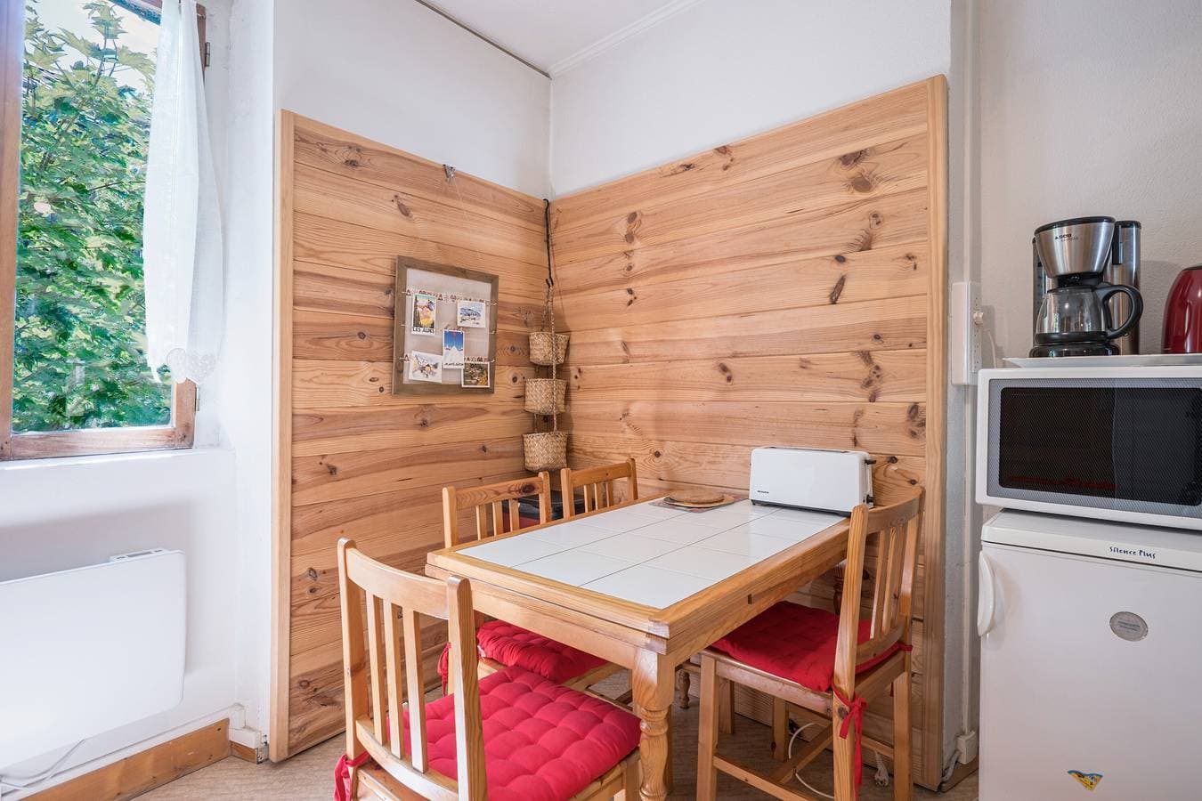Foto 4 von 20: Ferienwohnung 'Rose Des Neiges' mit Bergblick, Gemeinschaftsgarten und Wi-Fi