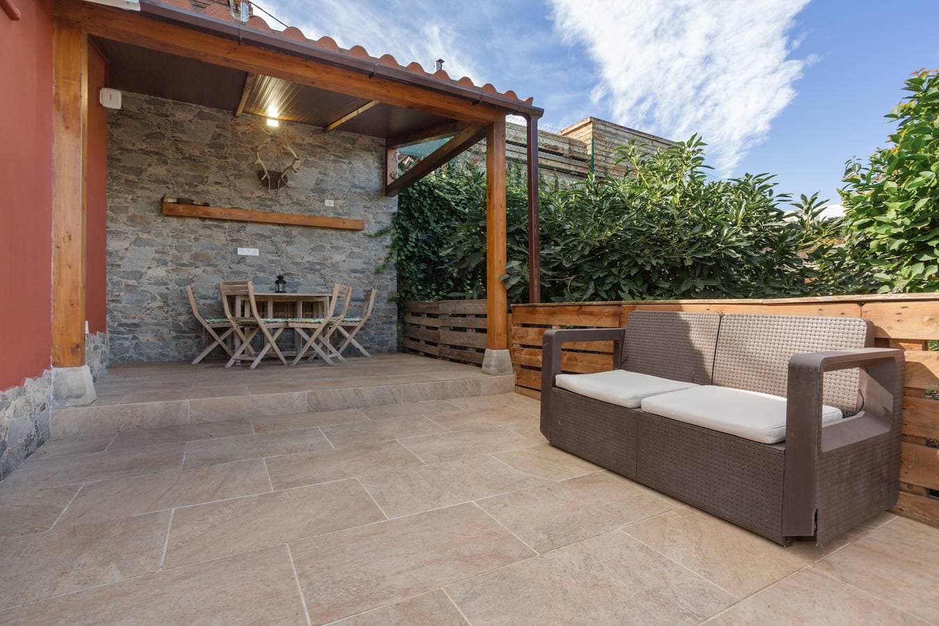 Foto 2 von 30: Ferienhaus 'Jica' mit privater Terrasse, WLAN und Klimaanlage