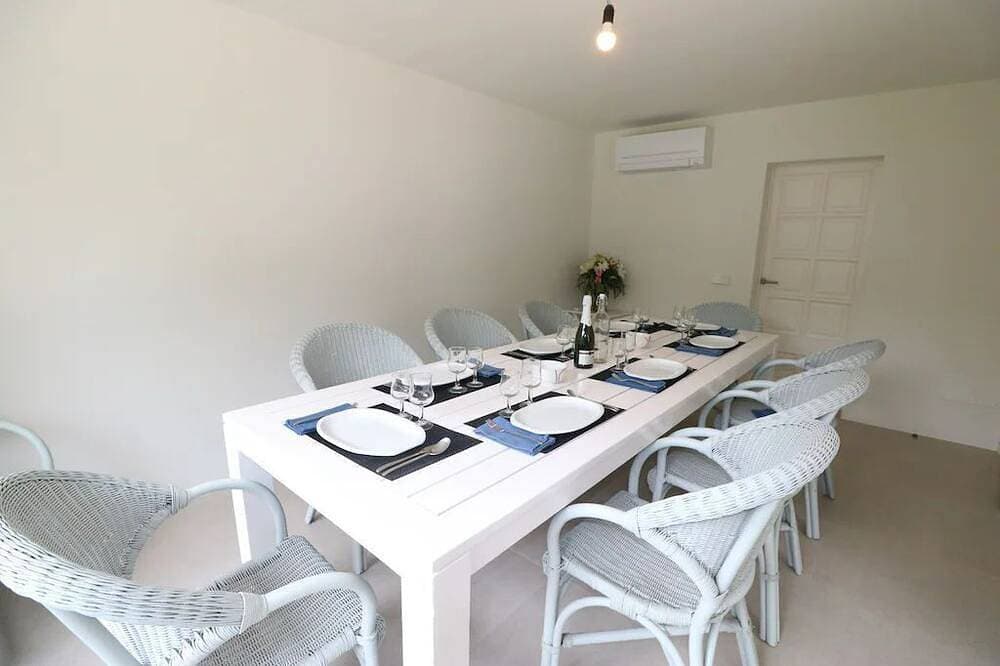 Foto 12 von 30: New family villa with pool and garden next to the beach (licenseETV2325)