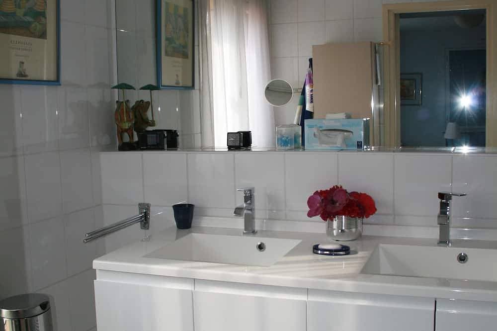 Foto 8 von 30: Residence Michel Ange Cagnes sur Mer 2Br, 2 baths