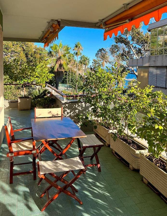 Tre Ponti Beach Apartment - Spacious, Sea View & Private Parking 1