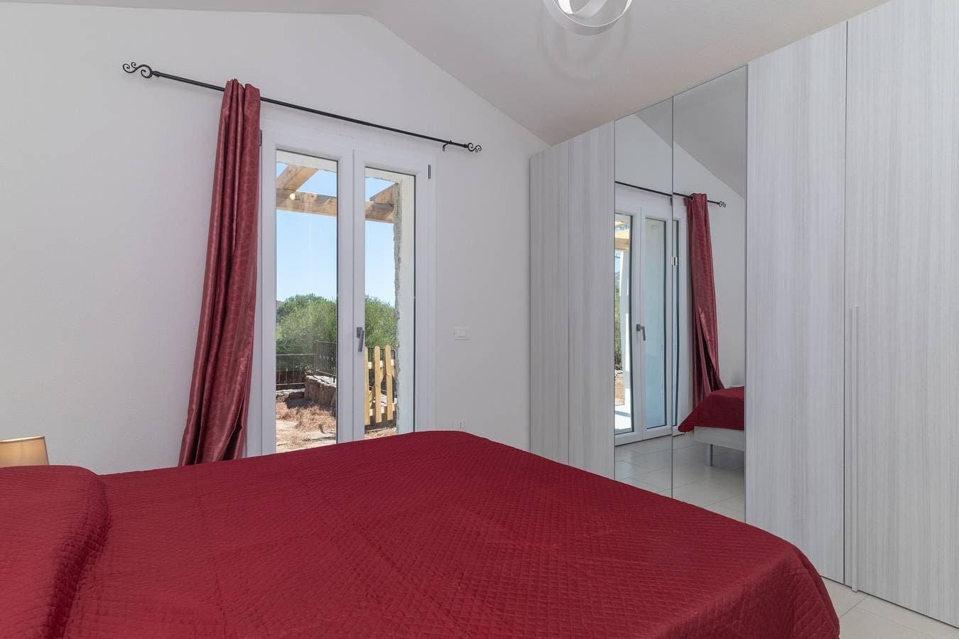 Foto 9 von 20: Ferienwohnung 'B6' mit Privatterrasse, Balkon und Klimaanlage