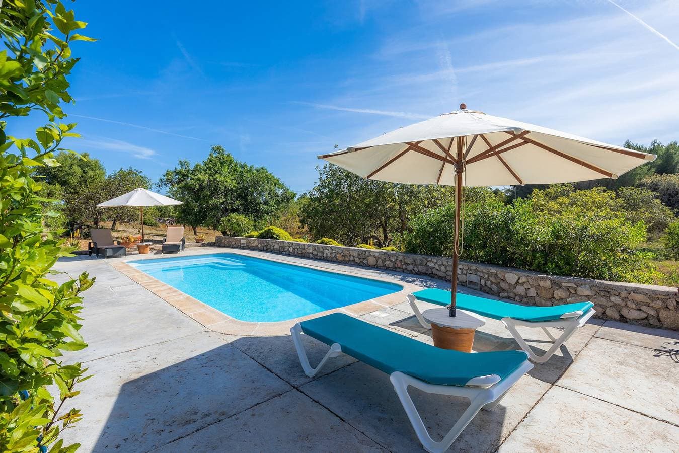 Foto 4 von 37: Schönes Landhaus mit Pool, Garten, Terrassen & WLAN