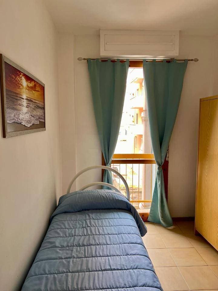 Foto 10 von 49: Two-Bedroom Apartment