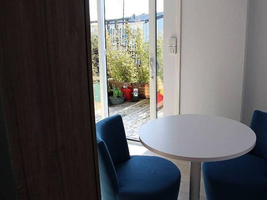 Foto 4 von 30: Camping Paradis - La Baie de Ploemeur - Mobilheim 2 personen - Mobil Home Komfort + 1 Zimmer 2 Personen, 16 m² (Modell 2020)