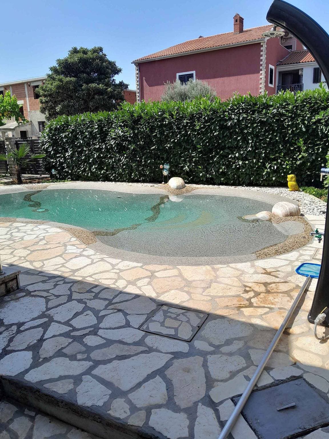 Foto 7 von 27: Ferienwohnung mit Klimaanlage und Pool (chlorfreie Elektrolyse)