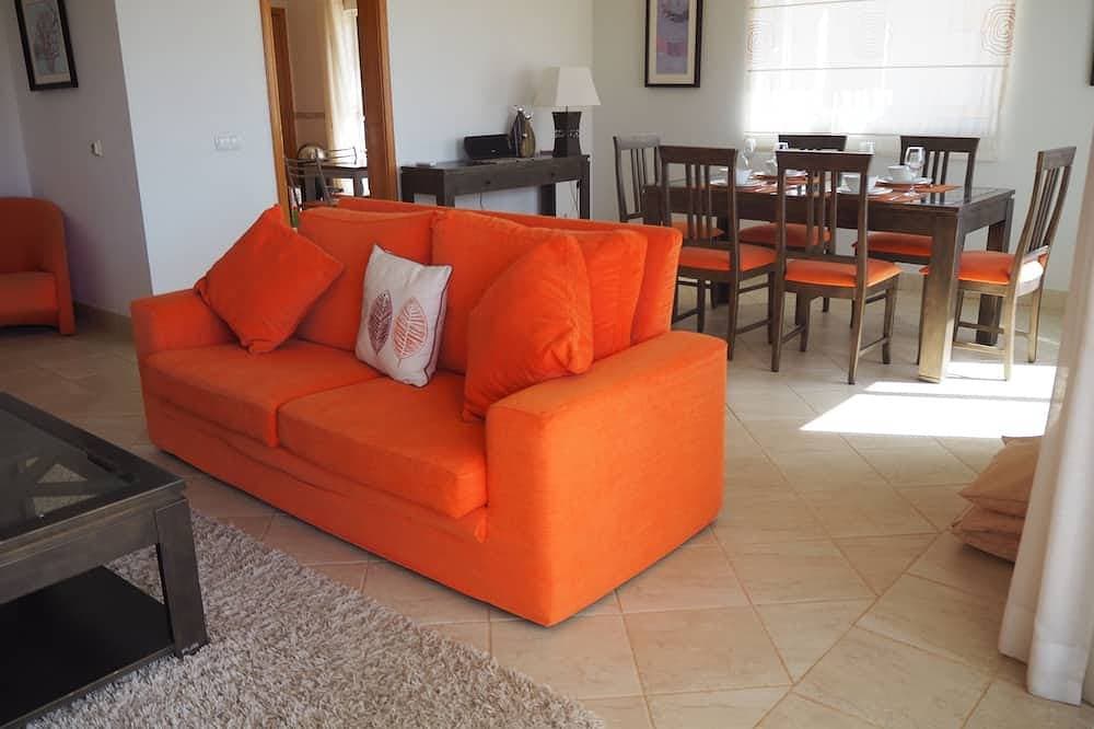 Foto 13 von 30: Atemberaubende 3 Schlafzimmer Reihenhaus, nahe dem Pool, in der Ansicht, Salema