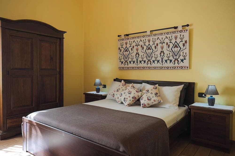 Foto 2 von 30: The Tree Of Lemons, whole house up to 10 beds!