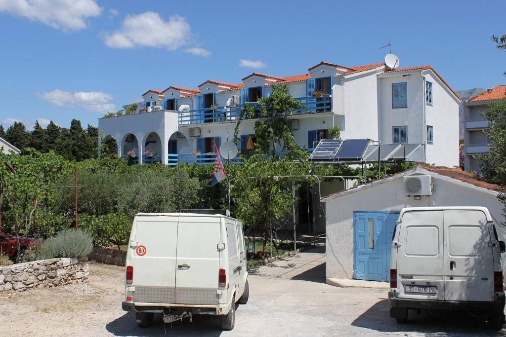 Foto 4 von 28: Studio Appartement mit Balkon und Meerblick Sucuraj, Hvar As-3589-l
