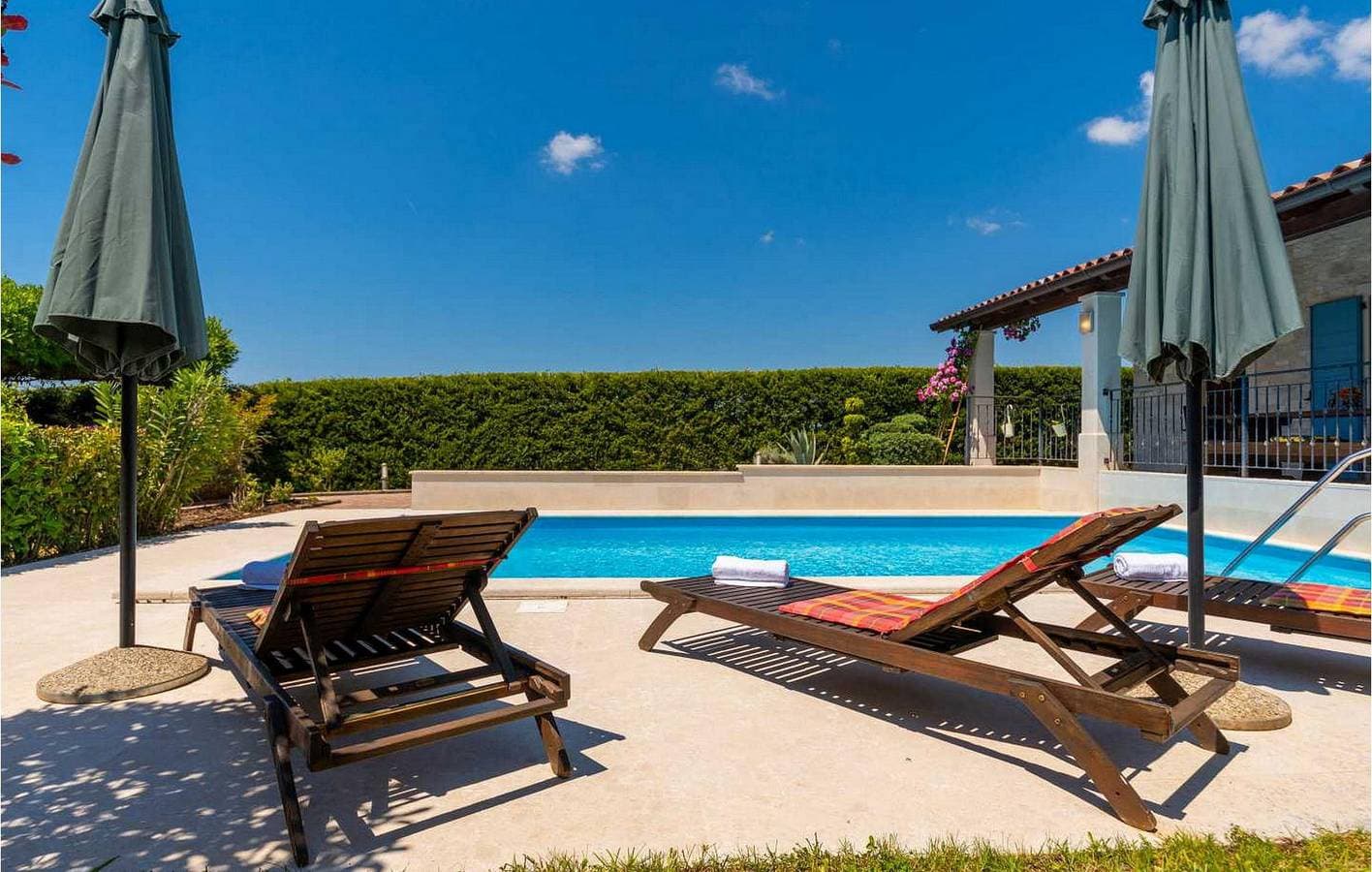 Foto 6 von 44: Modernes Apartment mit 1 Schlafzimmer, Pool und Terrasse – 400 m vom Stadtzentrum entfernt