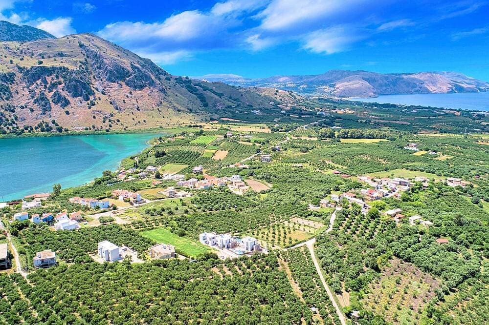 Foto 12 von 27: Welcome Apts laid just 1600m away from the longest sandy beach of northern Crete and the touristic Georgioupolis Town, offering great views to the Cretan Sea and the White Mountains.  Welcome Apts is ideal for couples, families, a group of families or a g