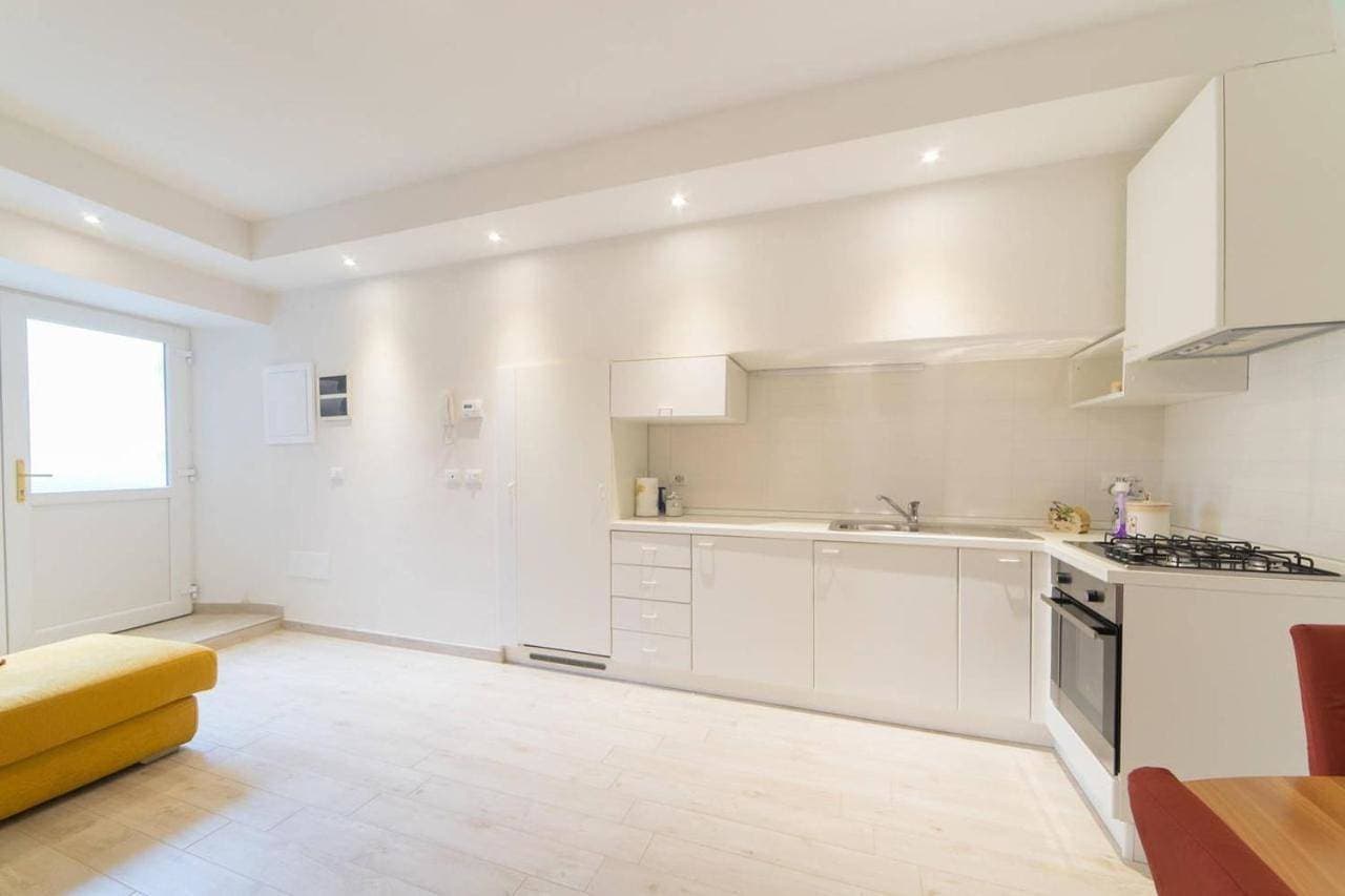 La Casa nel Borgo sul Lago 1
