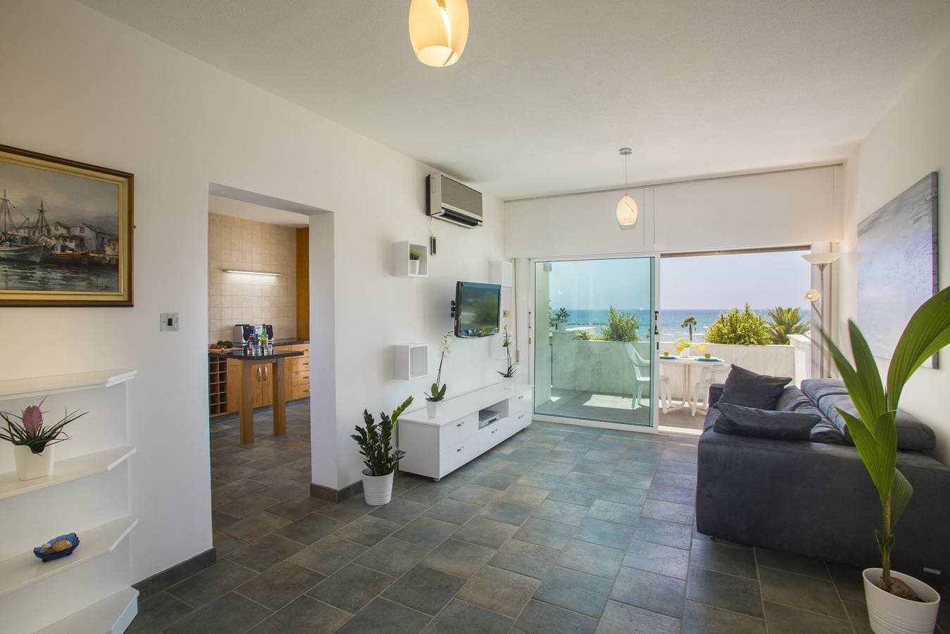 Foto 6 von 16: Lordos Sunshore  Beachfront Suite