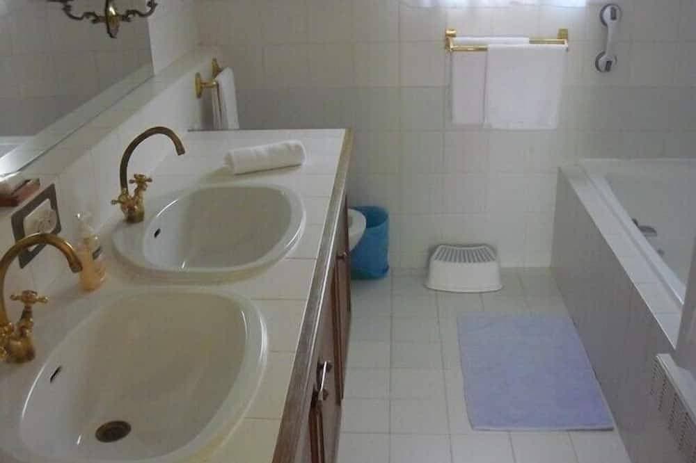 Foto 7 von 30: Eine herrliche dominante Wohnung mit großer privater Terrasse