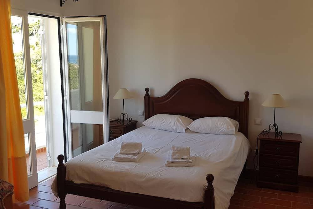 Foto 2 von 23: Beach house in Benagil, praia do Carvoeiro