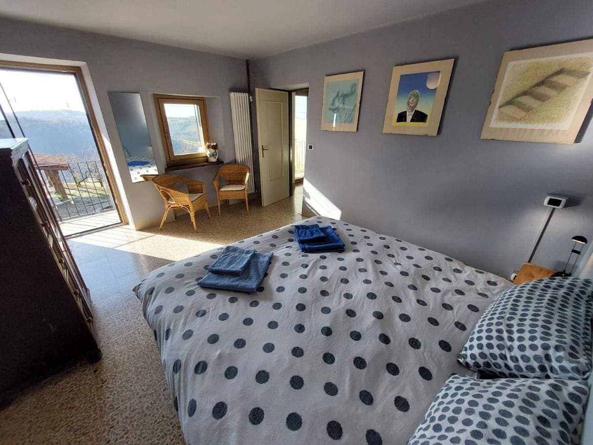 Foto 3 von 5: Double Room with Balcony