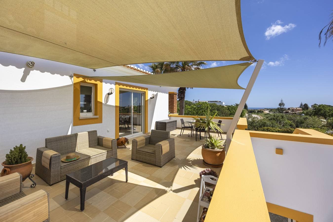 Foto 13 von 31: Villa A Jardim Palmeiras Condominium by CoolHouses