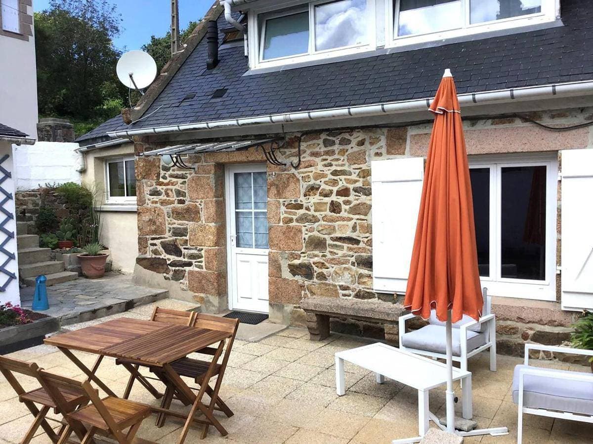 Charmante maison de pêcheur rénovée, 400m plage Trestraou, parking privé, terrasse et équipements bé... 1