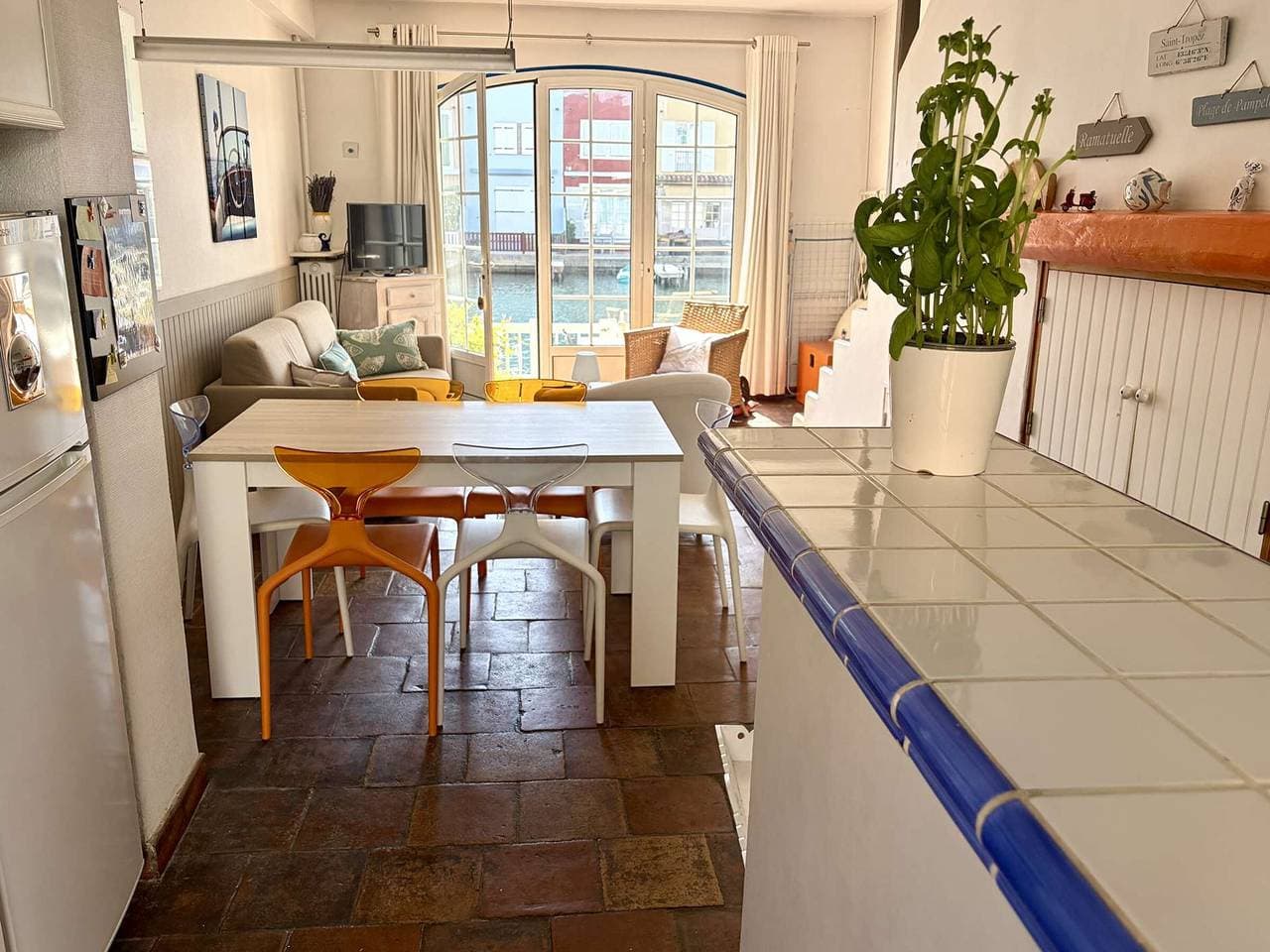 Foto 10 von 21: Haus mit Klimaanlage und WLAN, eigener Liegeplatz nahe am Strand