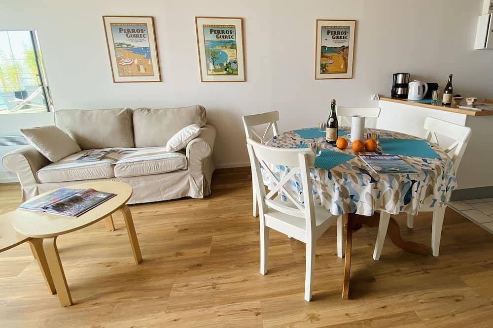 Foto 13 von 23: Apartment / sea view / beach 100m / private parking.